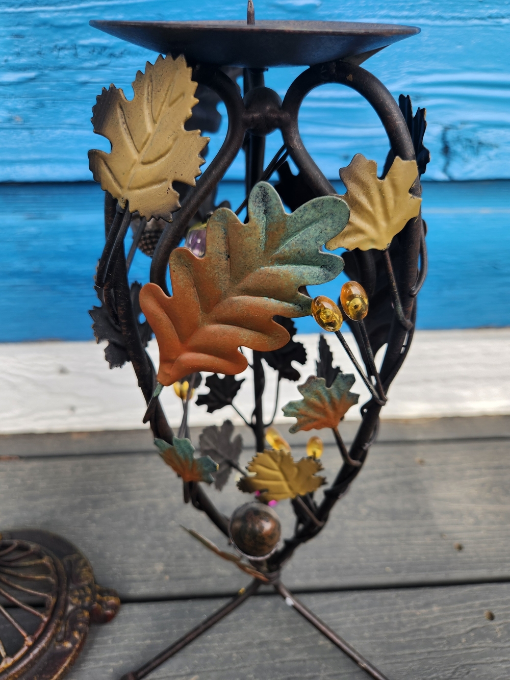 Metal Oak Leaf Candle Holder with Autumn Accents - Picture 3 of 3